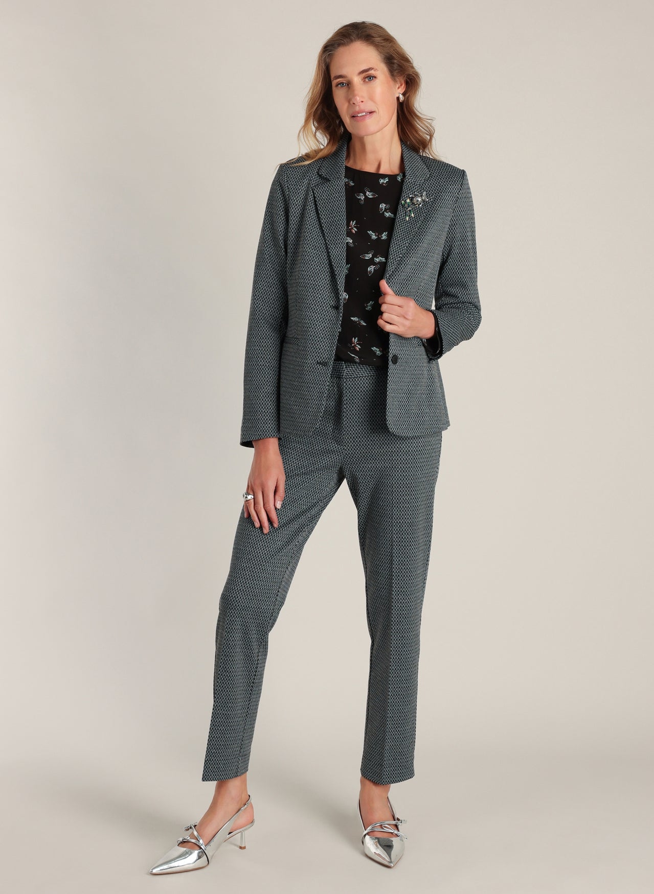 Yest pantalon enkel lengte zwart wit print model Dasha