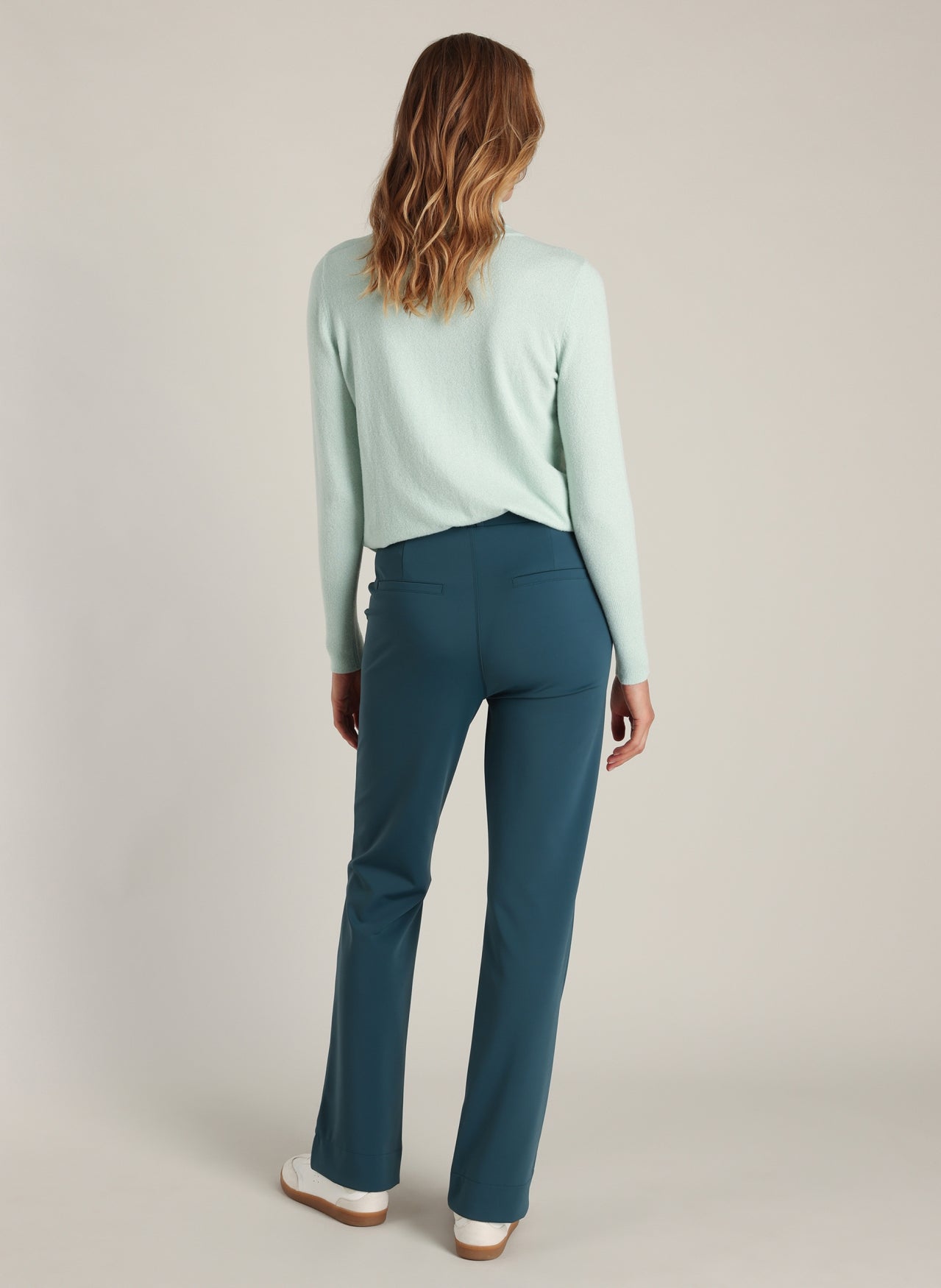 Yest pantalon travel stof flared fit model Diona teal green lengte 30