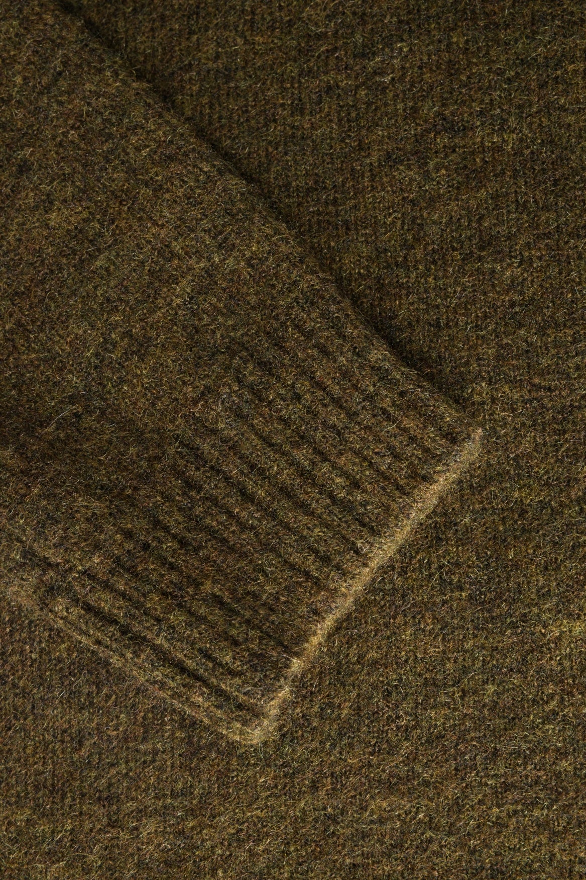 Yest trui groen model Ulaya olive green