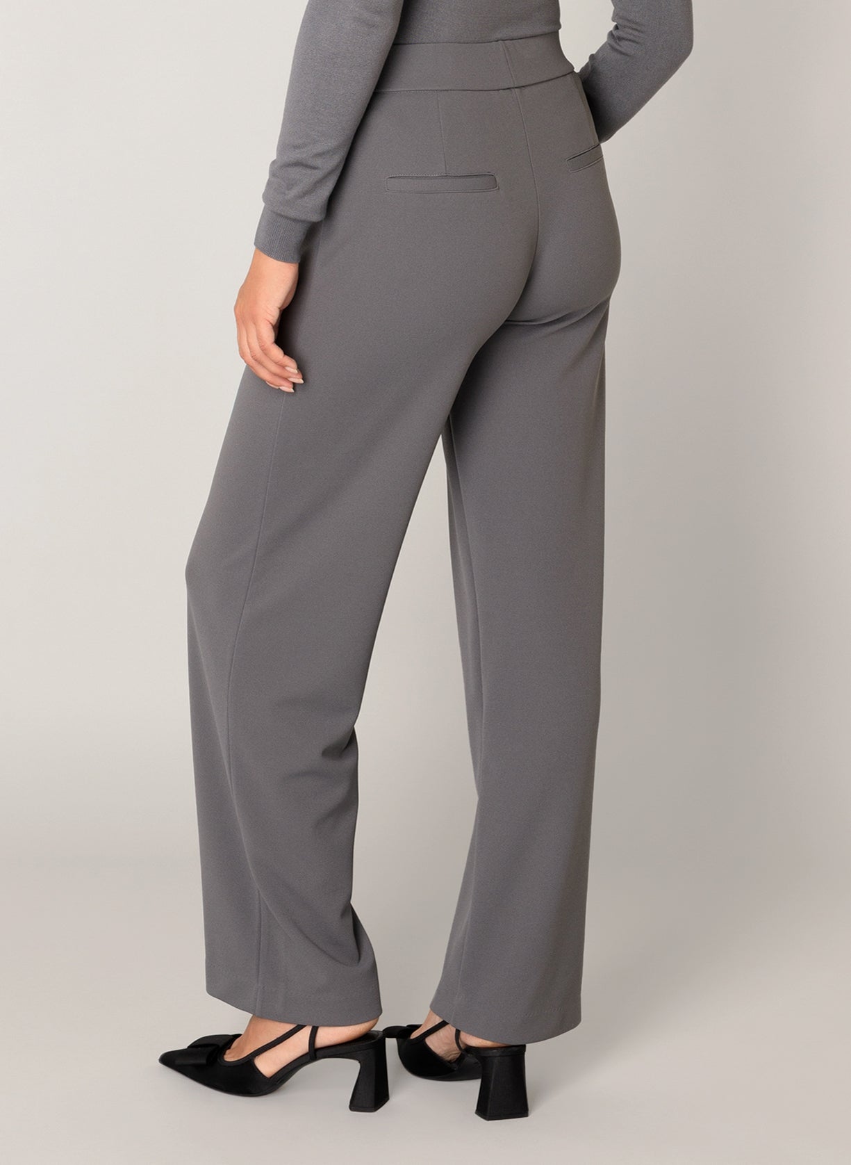 Base Level broek wijd model donkergijs Yarah dark grey