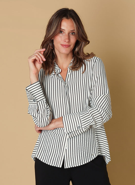 Ivy Beau blouse zwart wit gestreept model Syra pinstripe