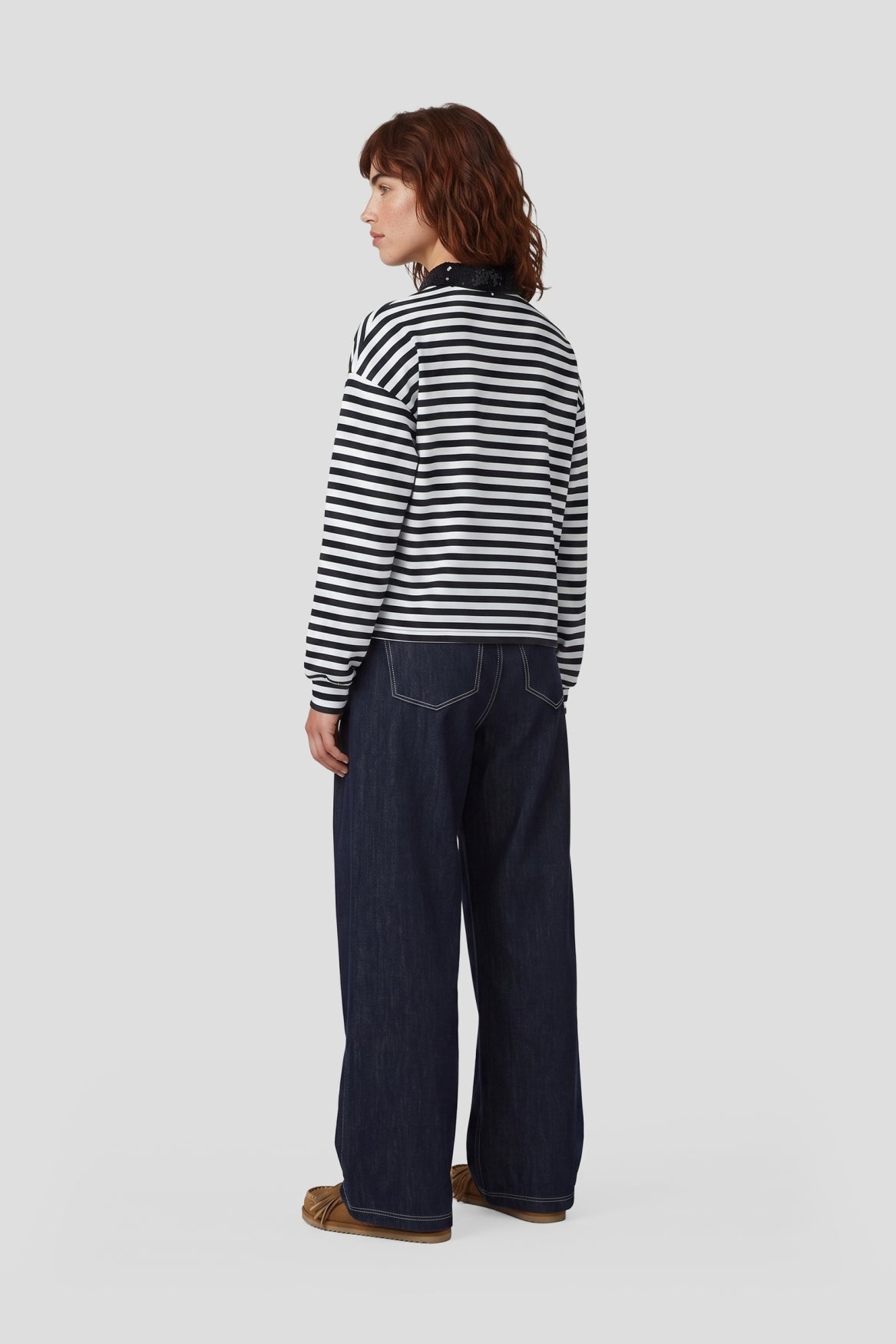 Fluresk jeans donker blauw met subtiel glittertje in stof verwerkt model Nya dark denim blue pants