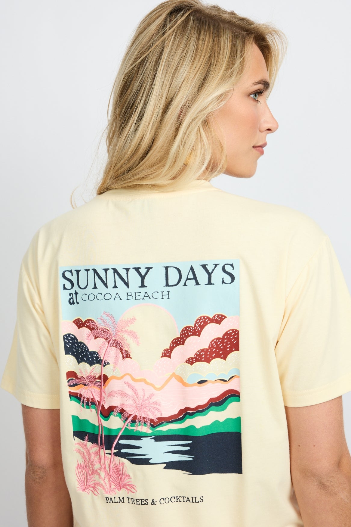 Fluresk T-shirt licht geel met opdruk model Yusmila Vanilla