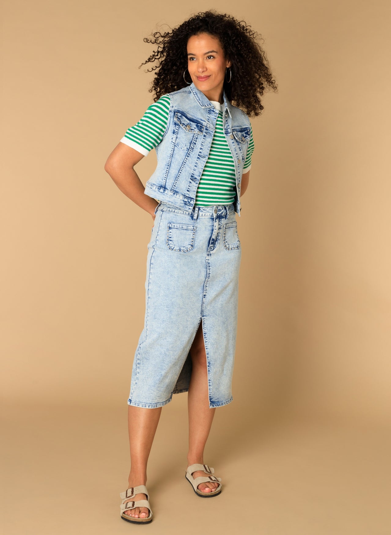 Ivy Beau truitje groen met offwhite strepen model Maia smaragd green multi