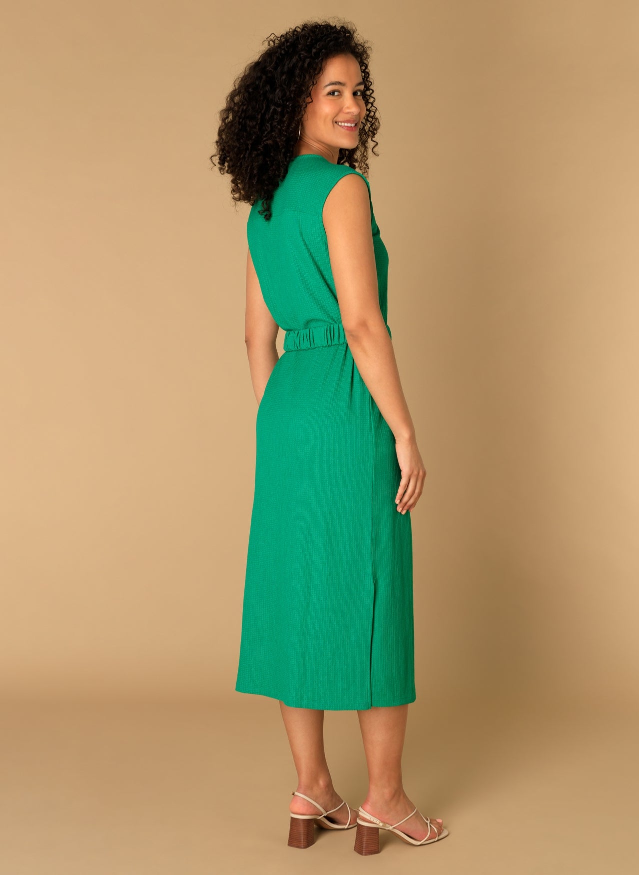 Ivy Beau jurk groen model Minou smaragd green