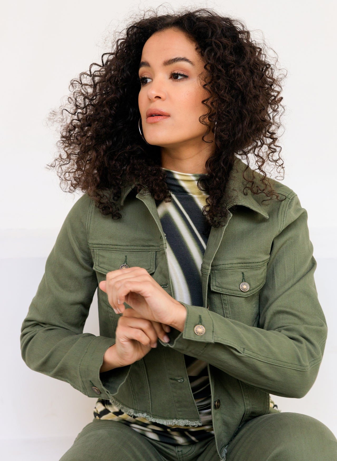 Ivy Beau groen jeans jasje model Siara olive