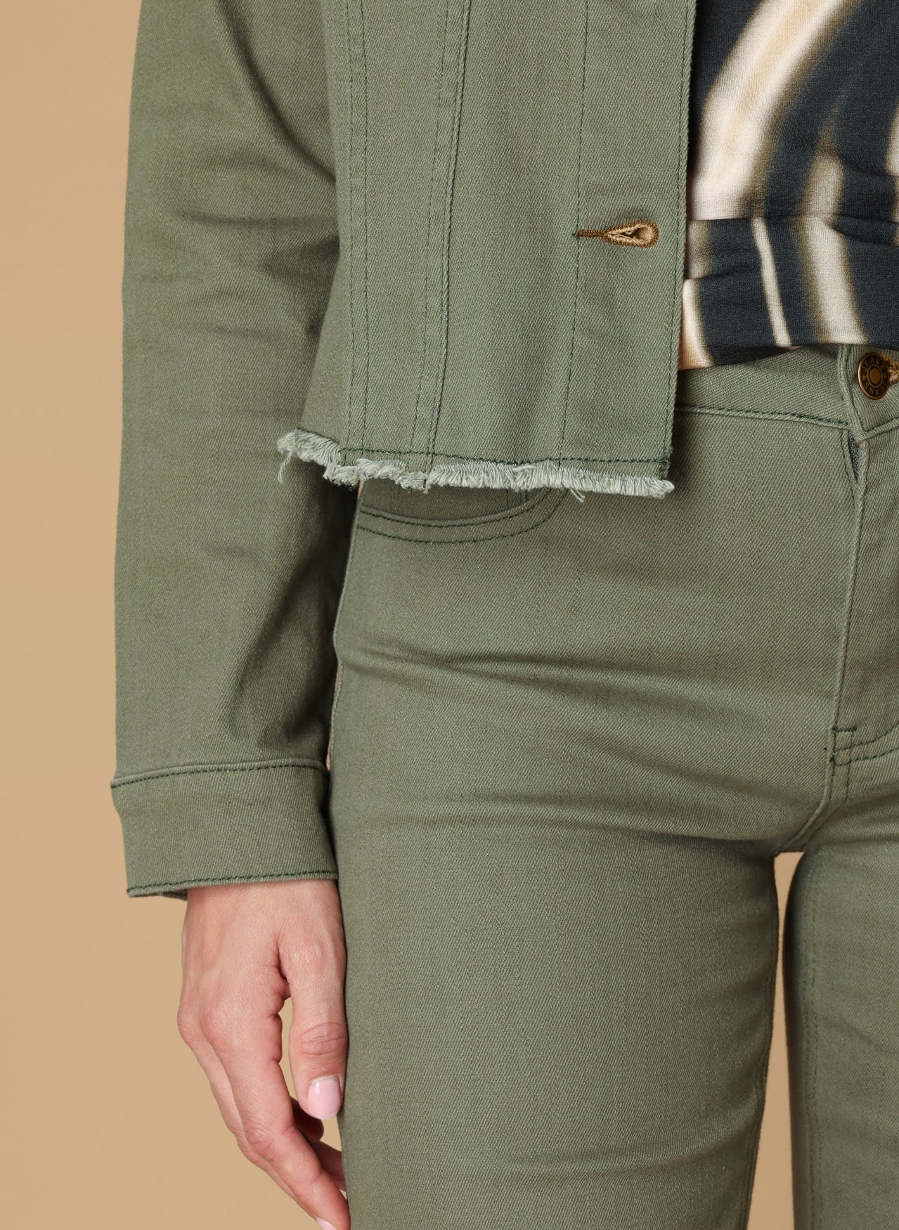 Ivy Beau groen jeans jasje model Siara olive