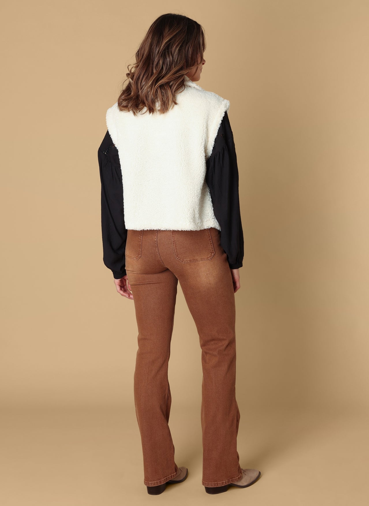 Ivy Beau bodywarmer teddy gilet offwhite model Saara