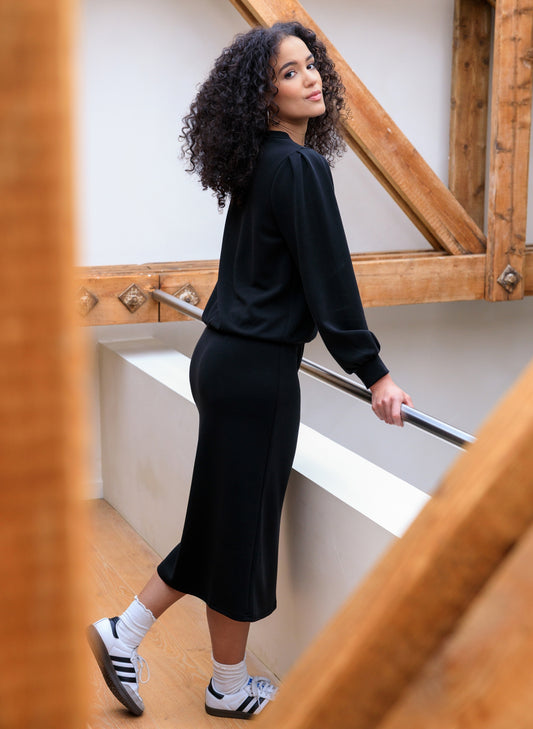 Ivy Beau rok zwart zacht sweater stof model Shanon black