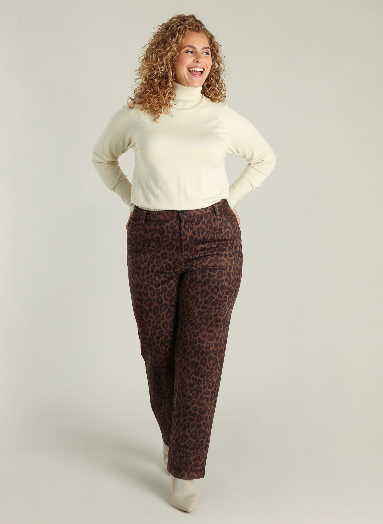 Yest Curve (Yesta) panter broek bruin model Gabrielle leopard print