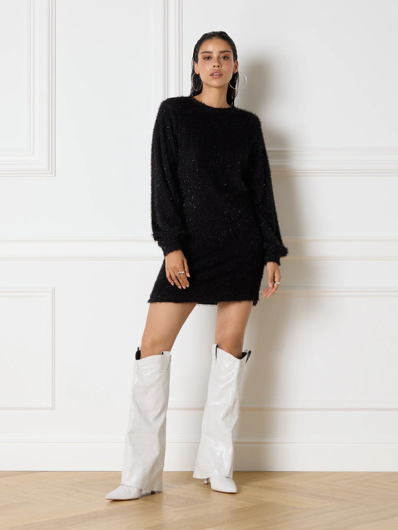 Refined Department jurk zwart fluffy model Marjo met beetje glitter