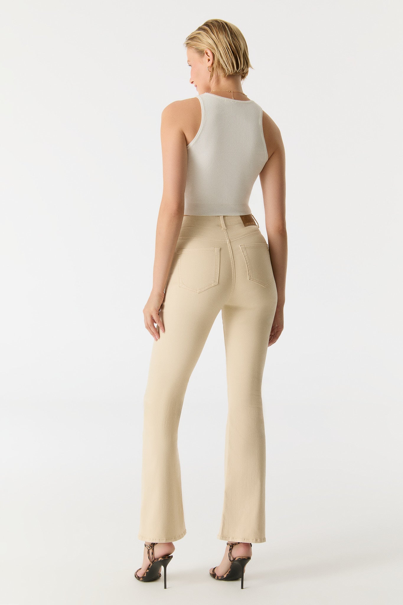 Coj jeans ecru flare model lengte 30 Matilda