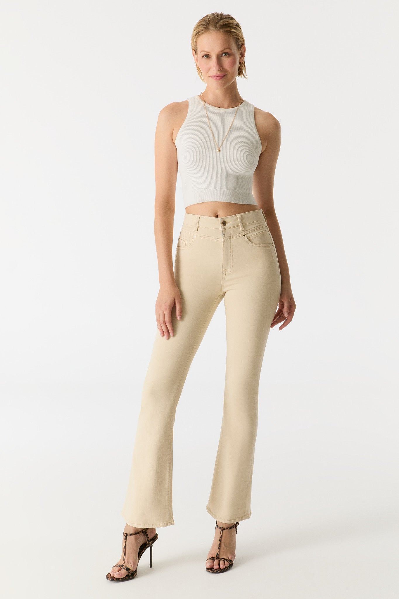 Coj jeans ecru flare model lengte 30 Matilda