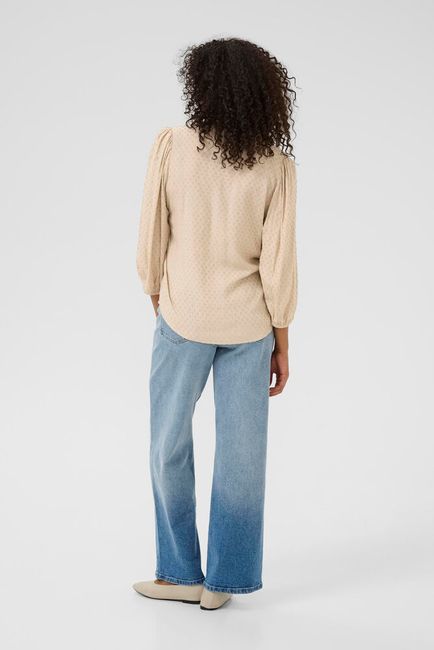 Kaffe blouse zandkleur driekwart mouw model KAannika feather gray