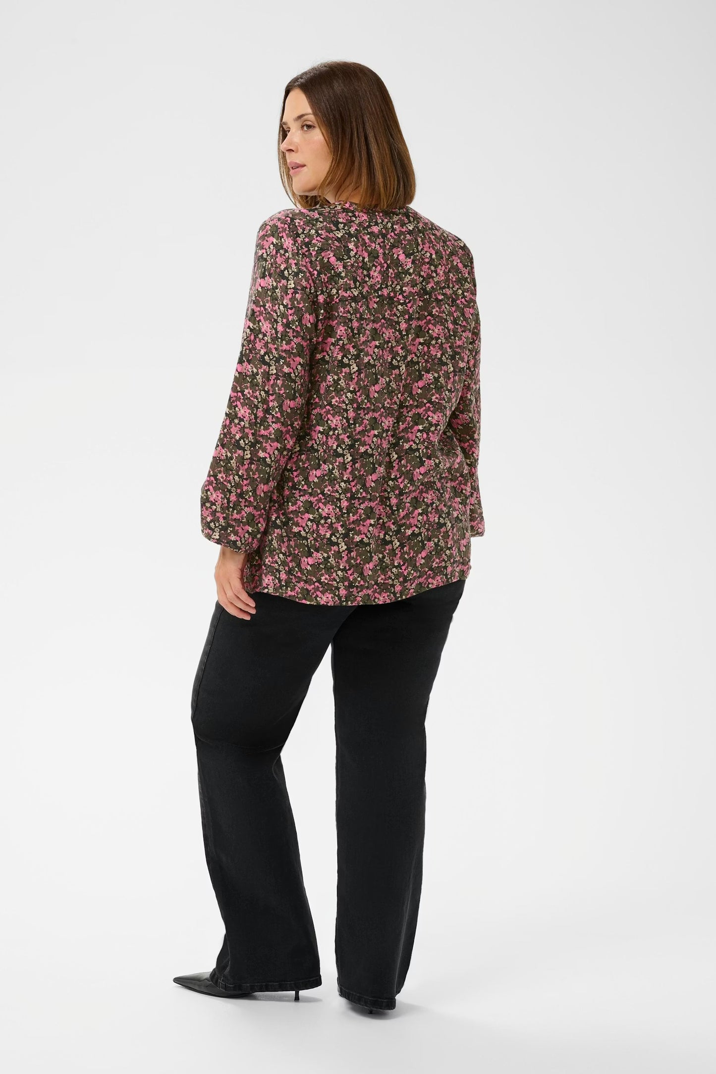 Kaffe Curve blouse roze met zwart groene bloemenprint KCbelle pink black graphic flower print