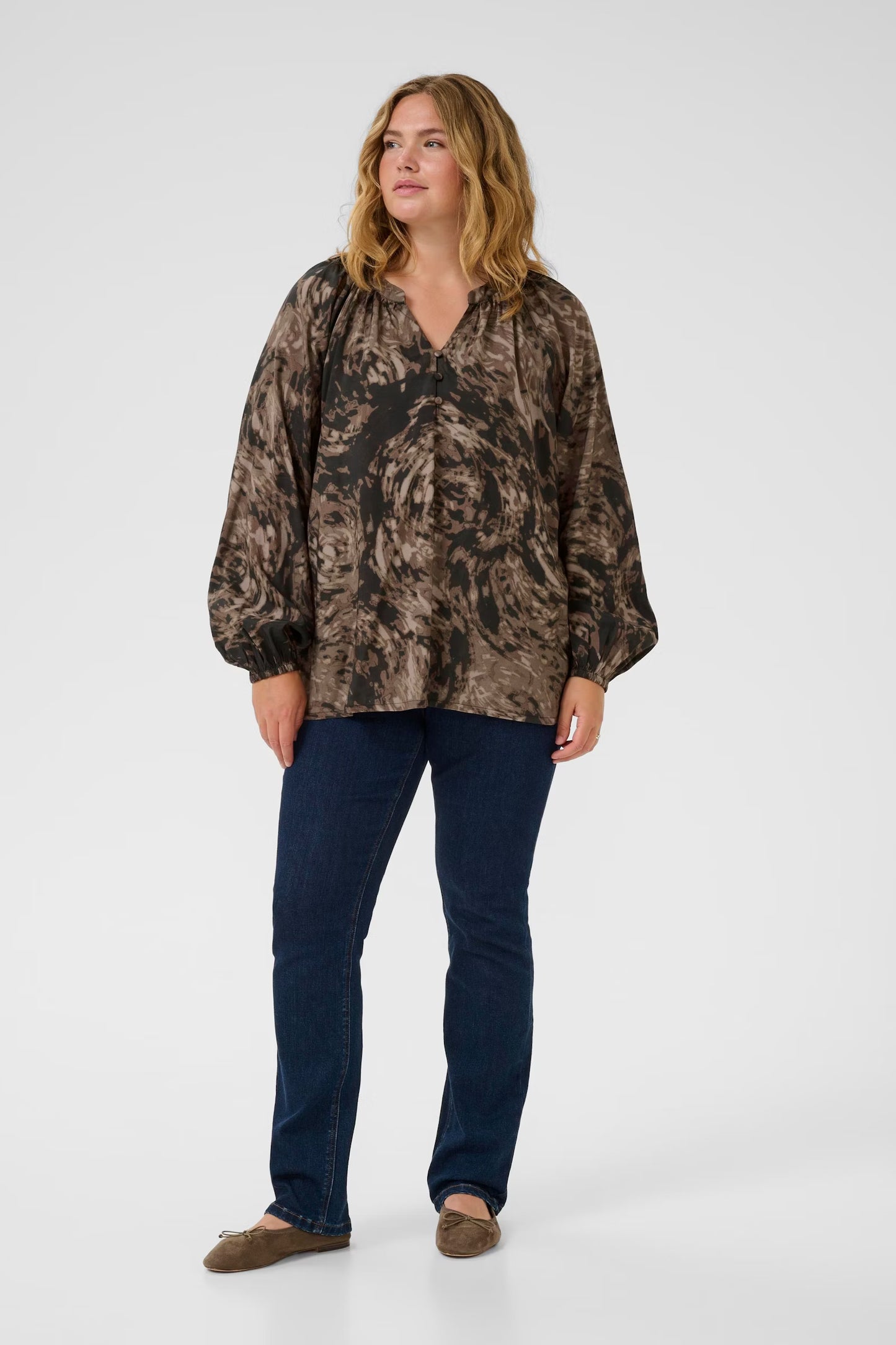 Kaffe Curve blouse bruin zwarte print model KCjamia brown graphic print