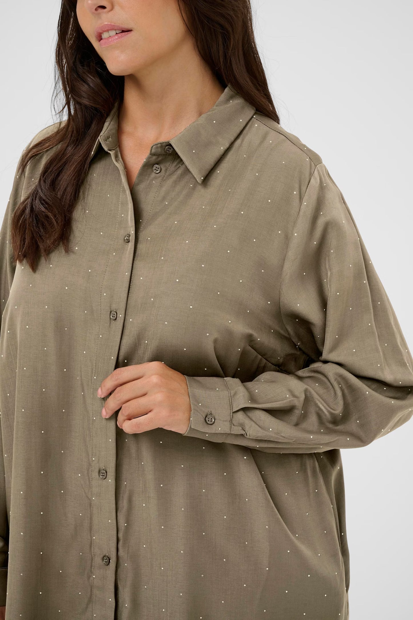 Kaffe Curve blouse taupe met strass model KCada morel overhemd