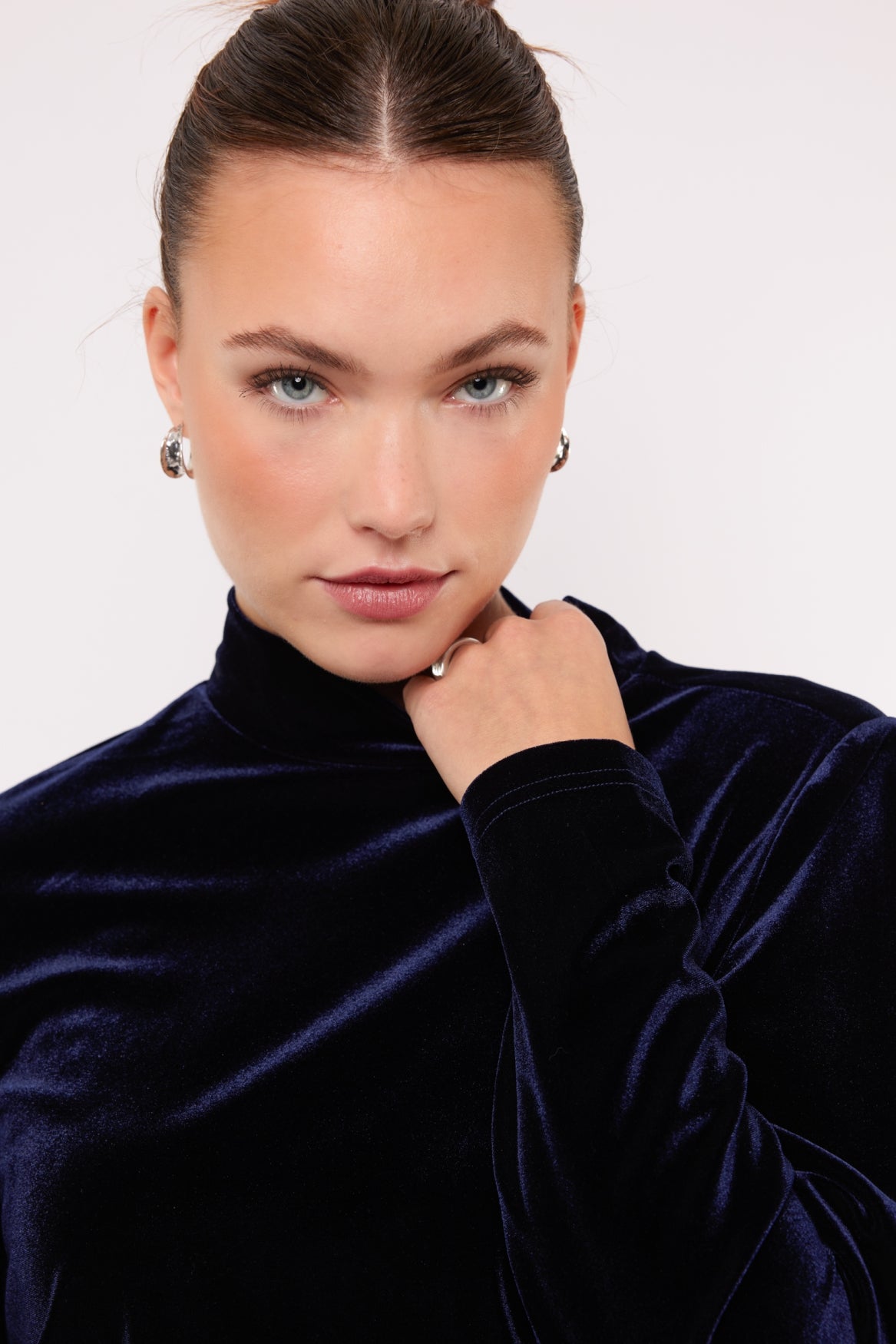Fluresk col velvet donker blauw Ylana top velvet midnight blue