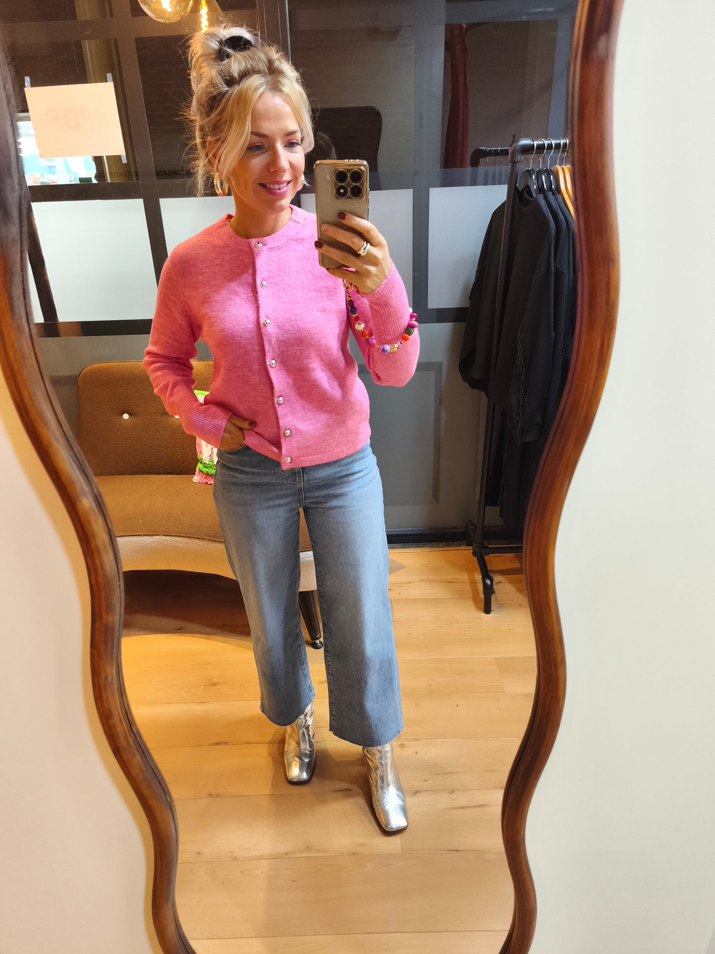 Kaffe vest roze met zilveren knoopjes model KAniel knit cardigan power pink 10510481