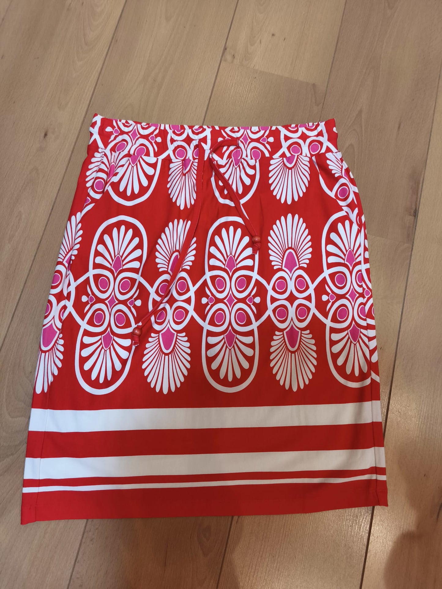 Esqualo rok rode print heartfelt skirt