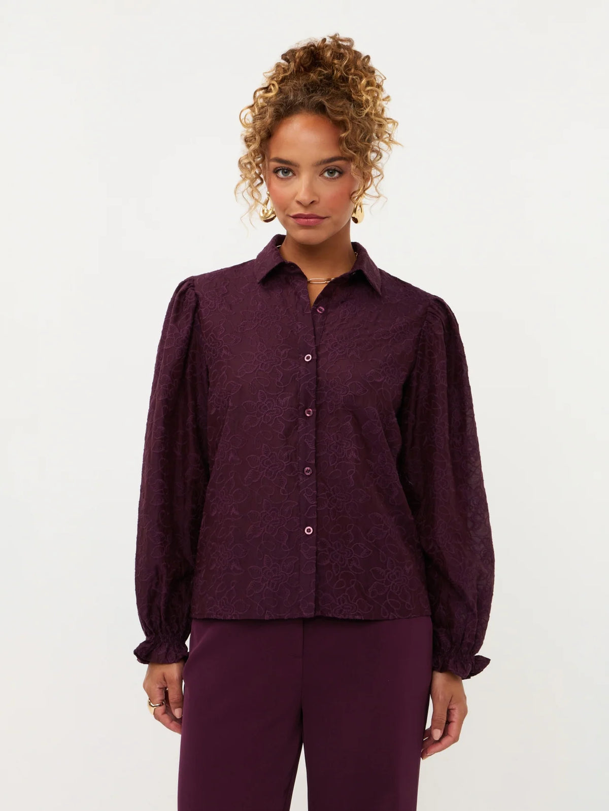 Ydence blouse bordeaux rood met borduursel model Victoria Burgundy