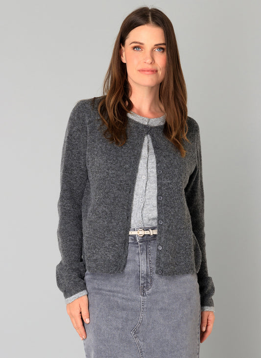 Yest vest dubbele cardigan look grijs model Brandi dark grey