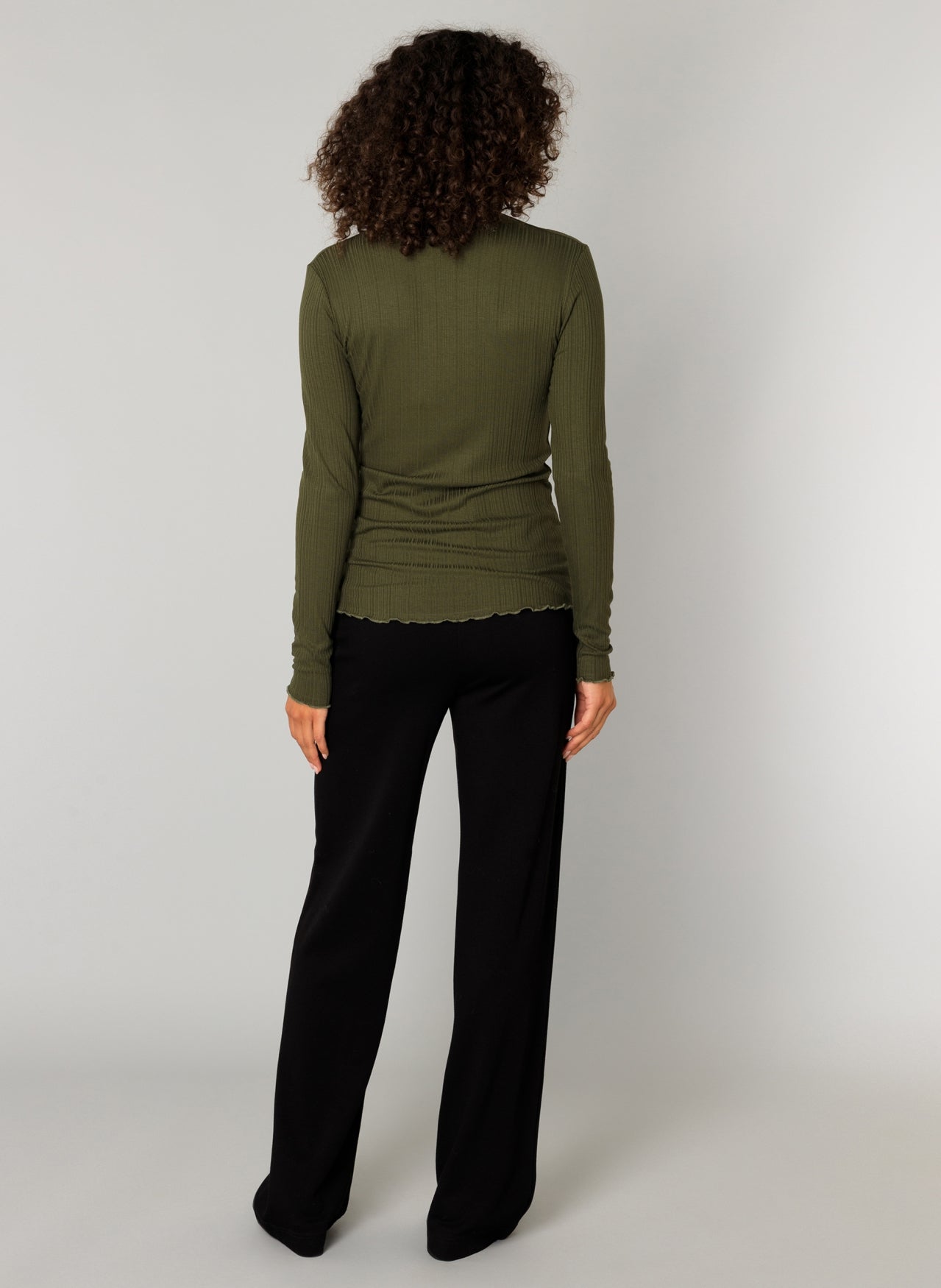 Yest longsleeve groen model Clara army green