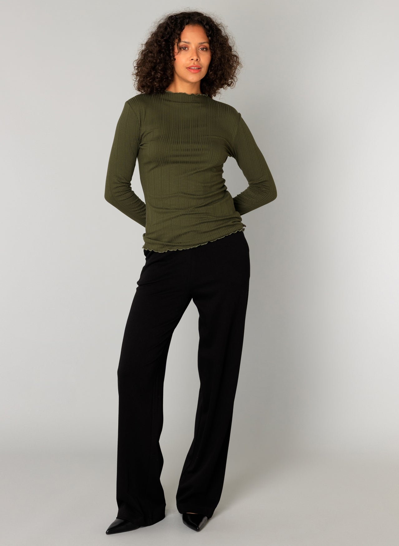 Yest longsleeve groen model Clara army green
