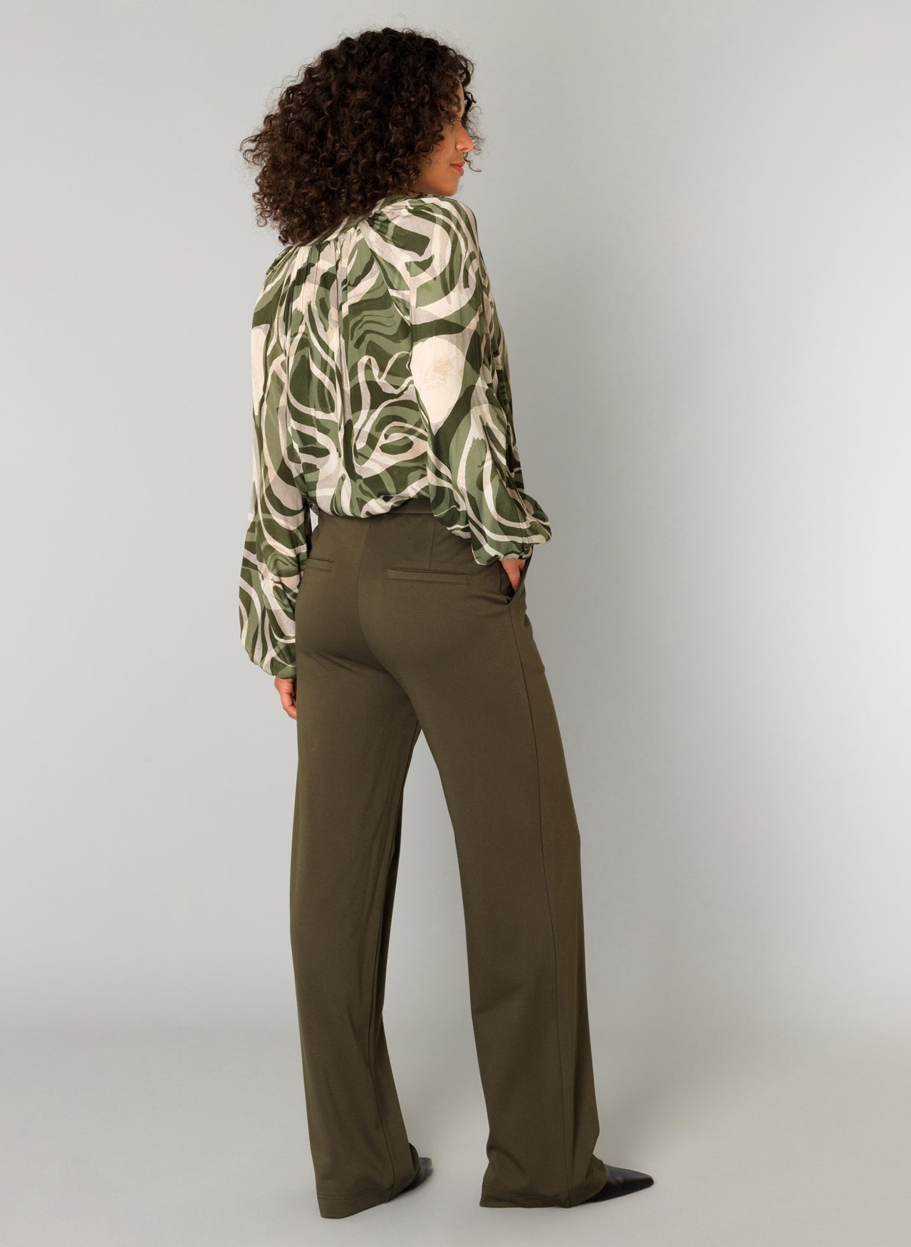 Yest broek groen model Paloma essential pantalon army green