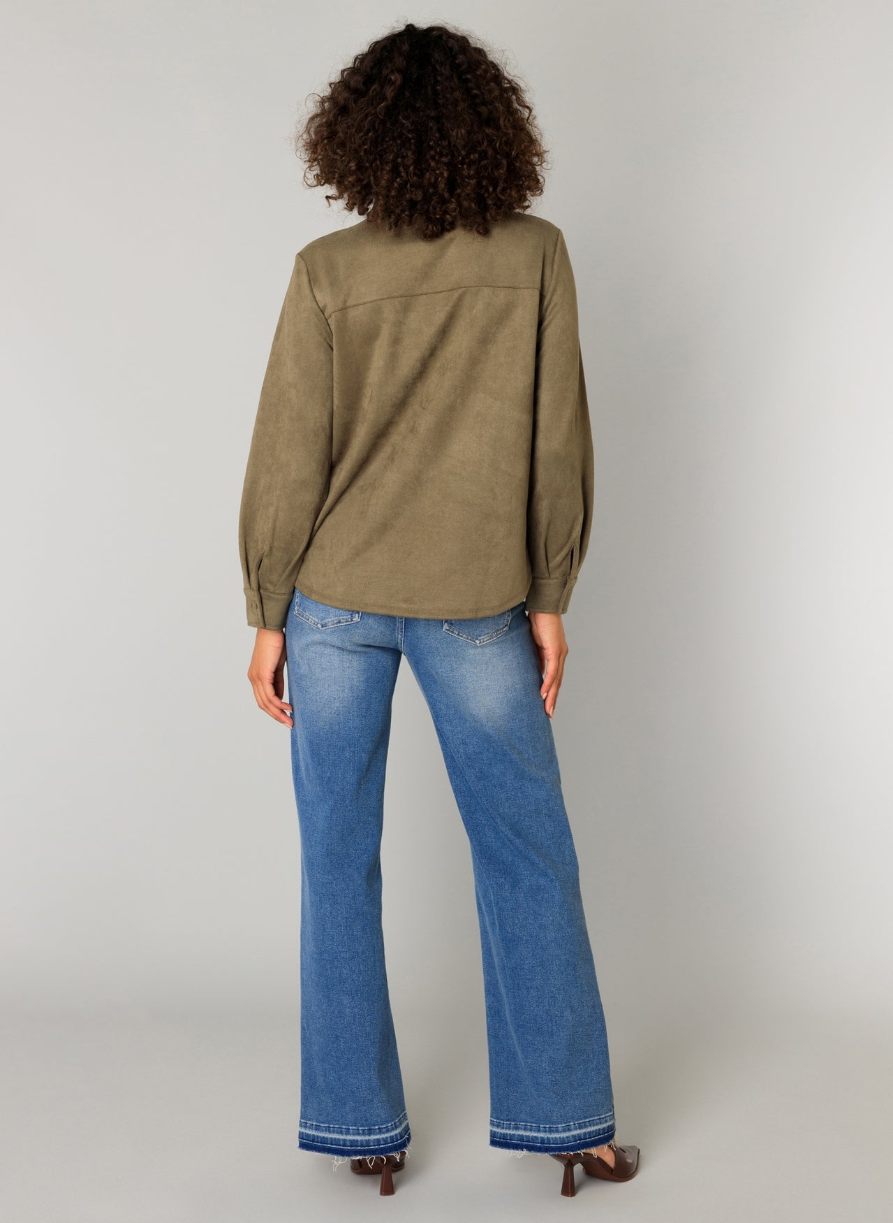 Yest blouse suede look groen model Clemence grey olive 