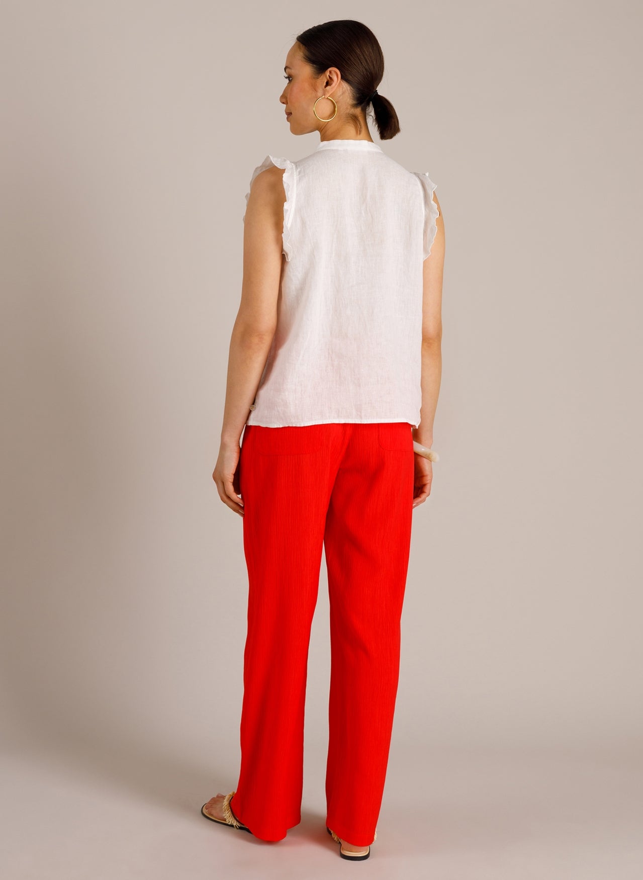 Yest top off white met ruffle model Mona 0006275