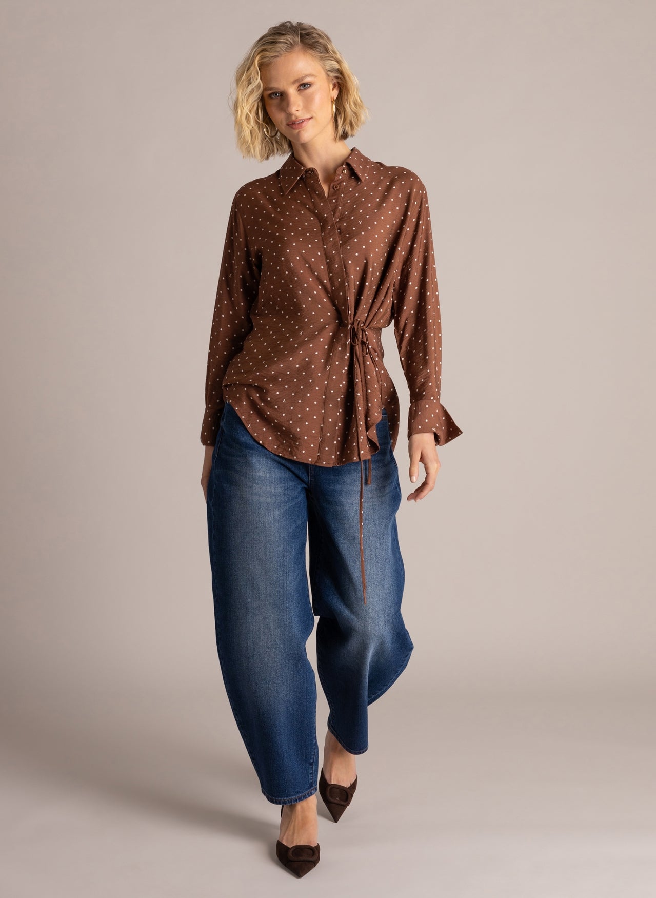 Yest blouse bruin met witte stip model Samira mocca brown polka dot