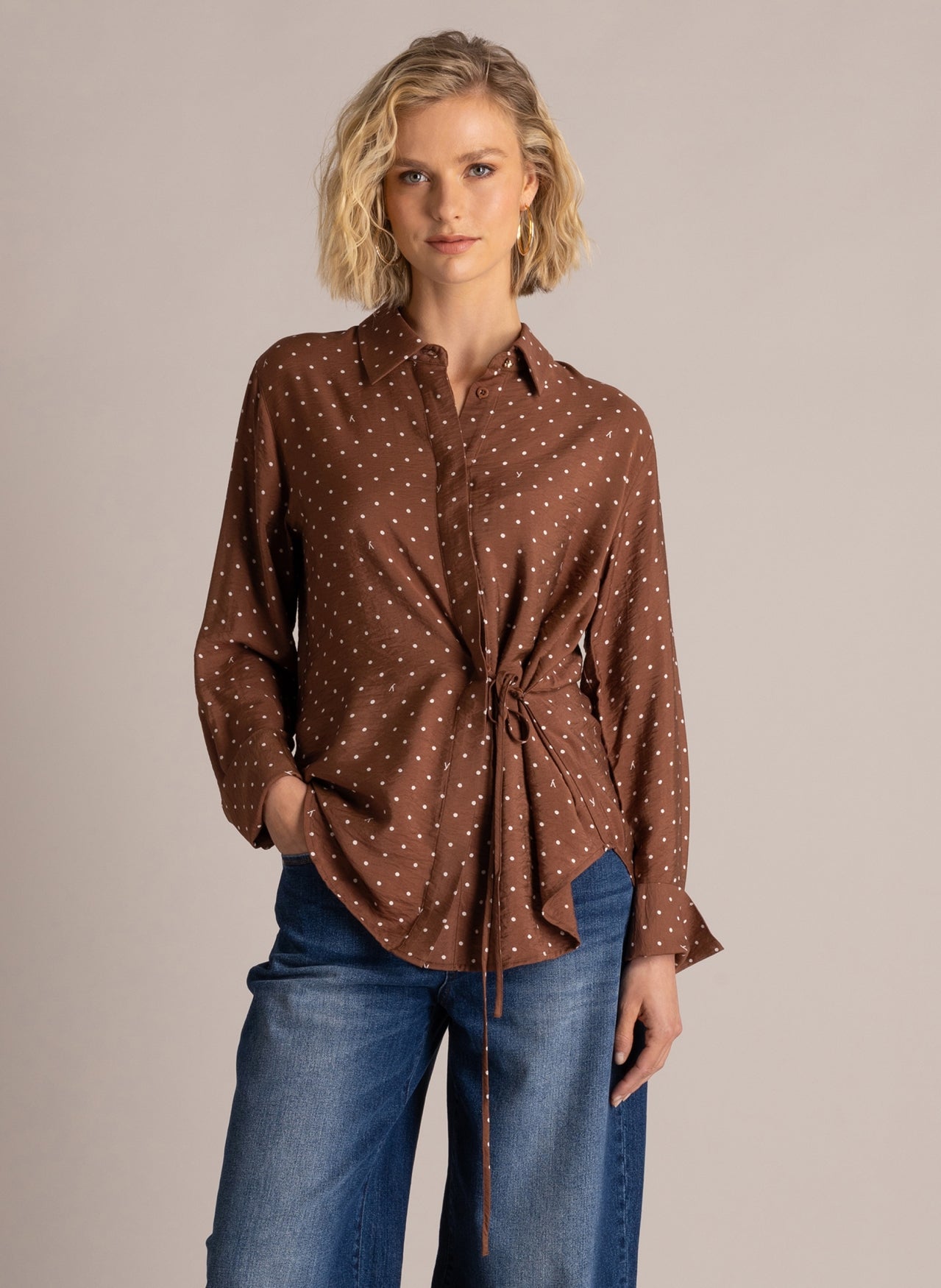 Yest blouse bruin met witte stip model Samira mocca brown polka dot