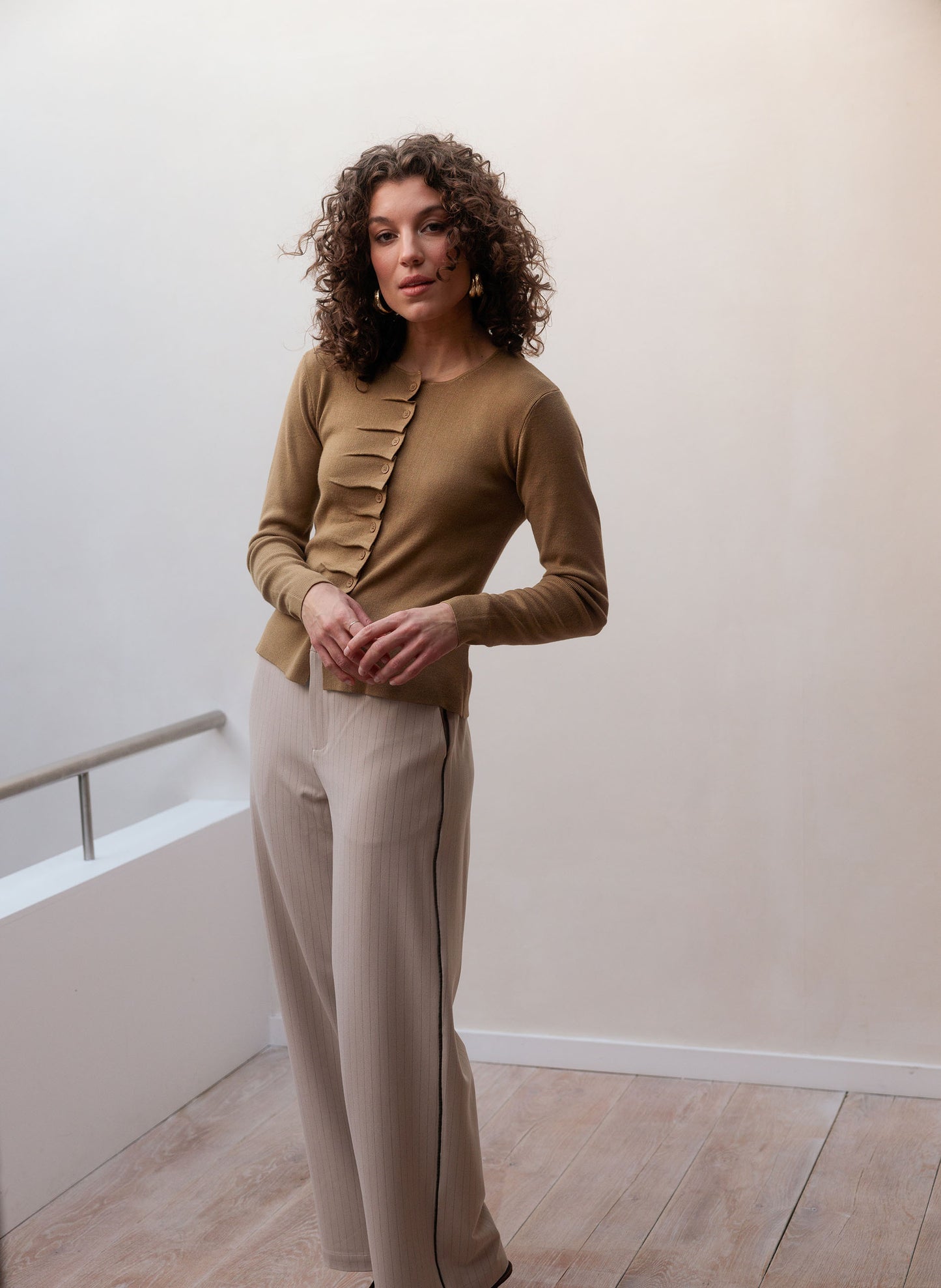 Yest broek off white zand met lurex pinstripe model Sandra soft sand 6443