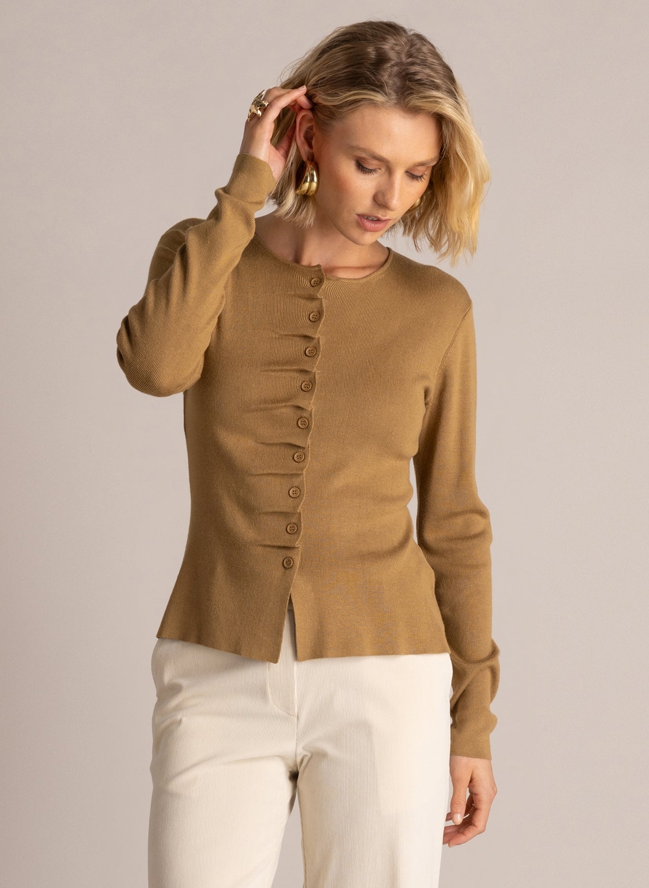 Yest vest olijf groen aangesloten model Sara bronze 6461