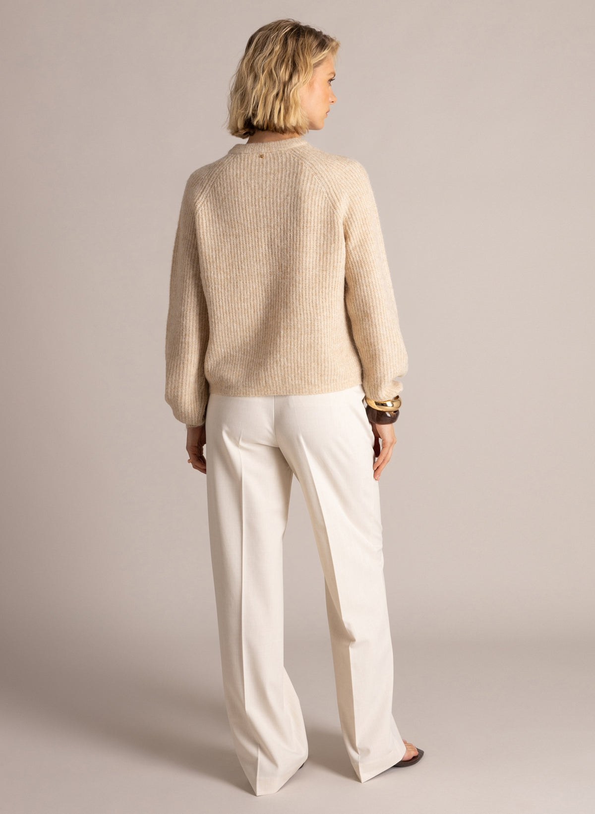 Yest vest zandkleur beige modelmodel Saphira soft sand melange 6545