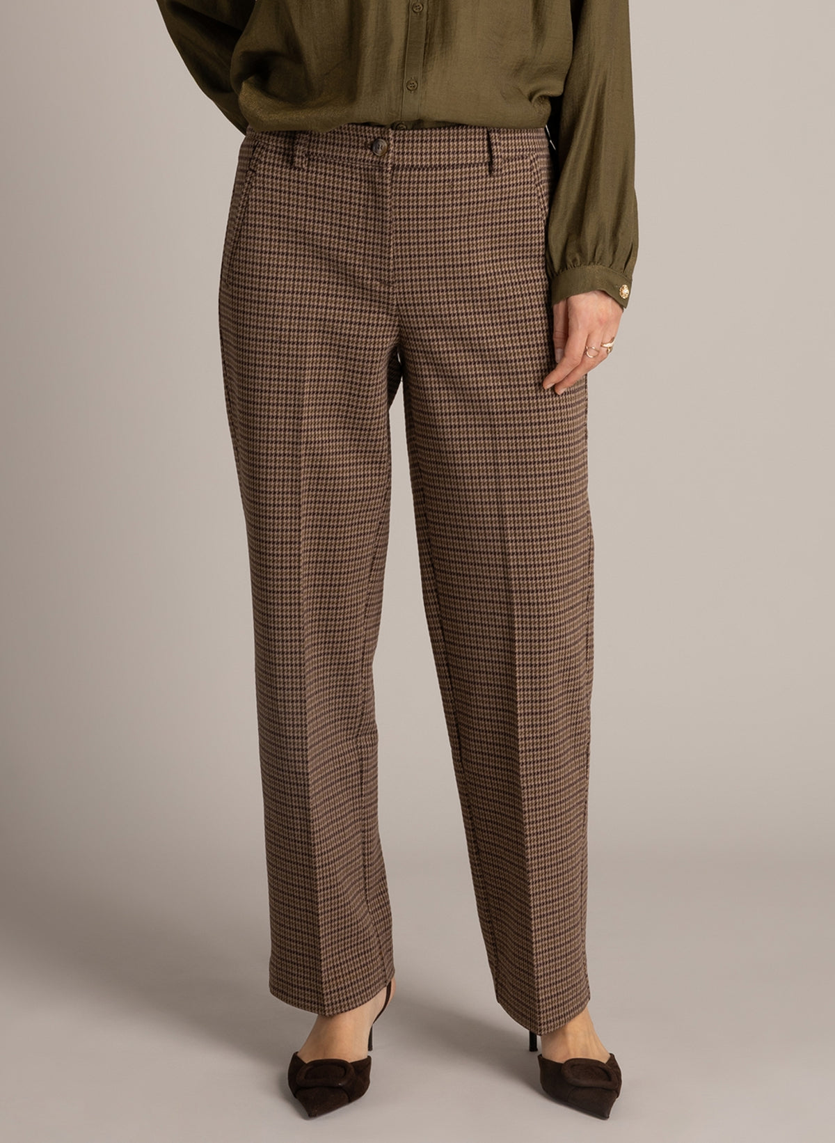 Yest broek bruin ruit met groen detail model Ulanna brown multi