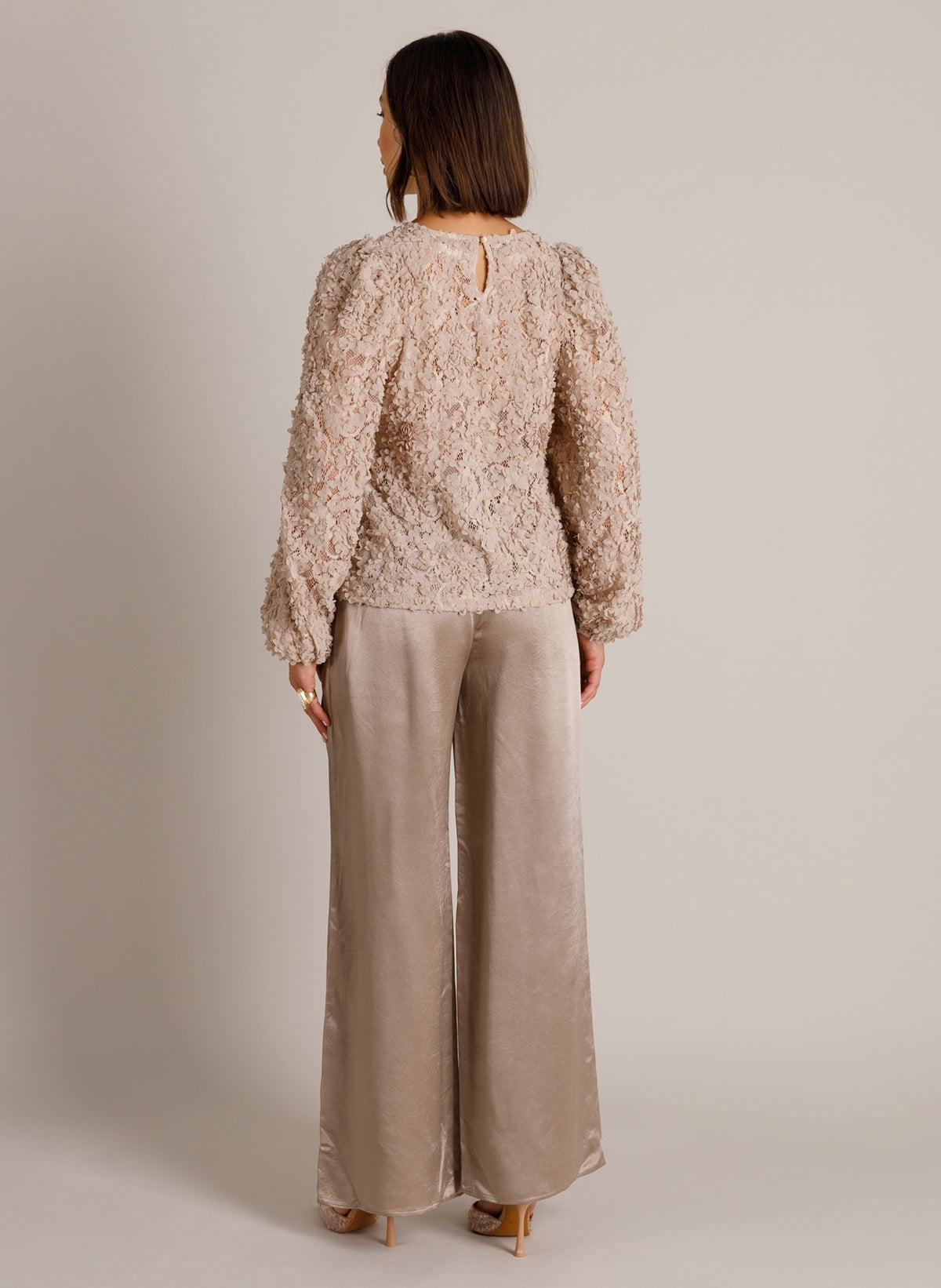 Yest blouse met 3d bloemen structuur beige model Willa Light Taupe 0006751
