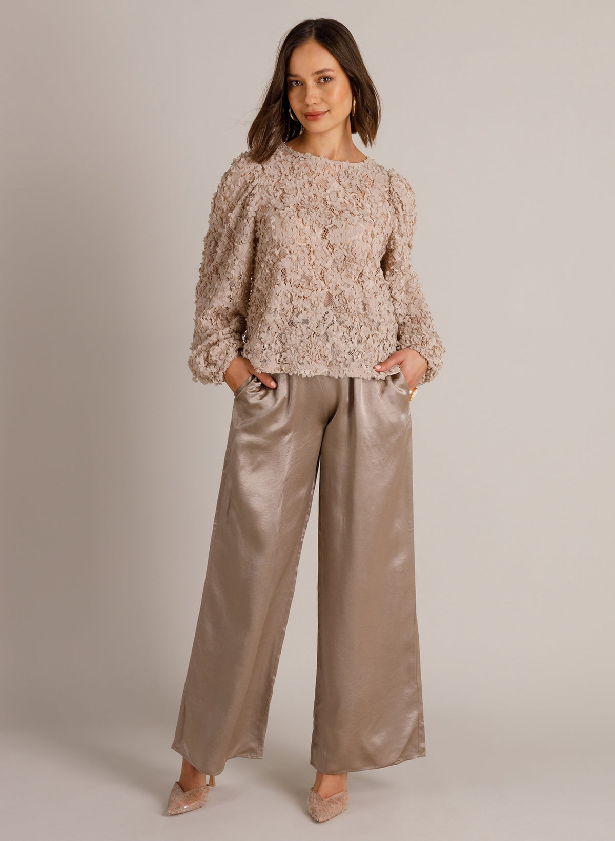 Yest blouse met 3d bloemen structuur beige model Willa Light Taupe 0006751