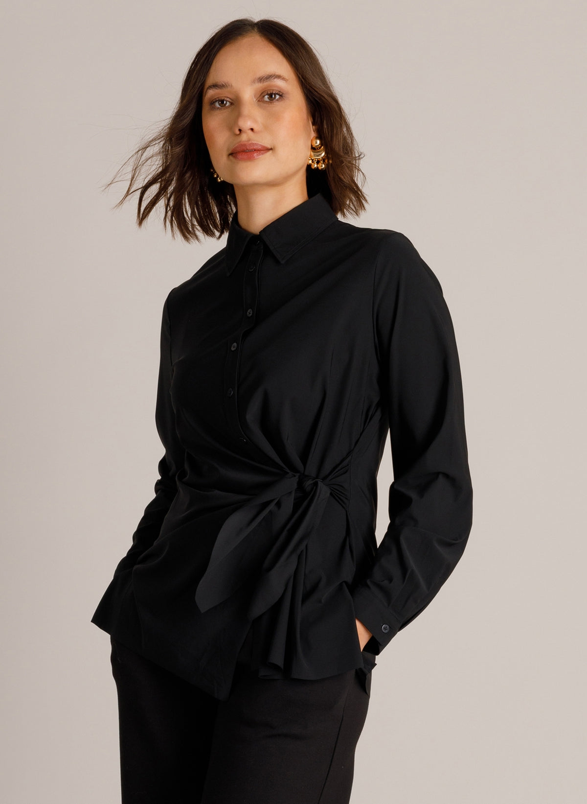 Yest blouse zwart travelstof model Willine black 0006752 
