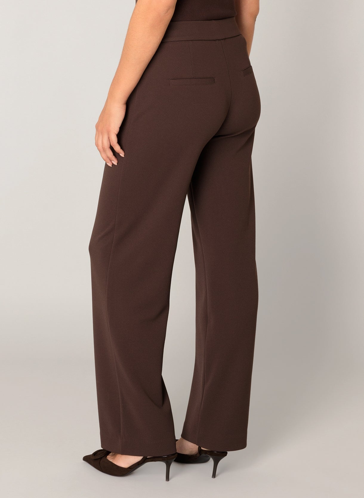 Base Level broek bruin wijd model lengte 30 model Yarah brown