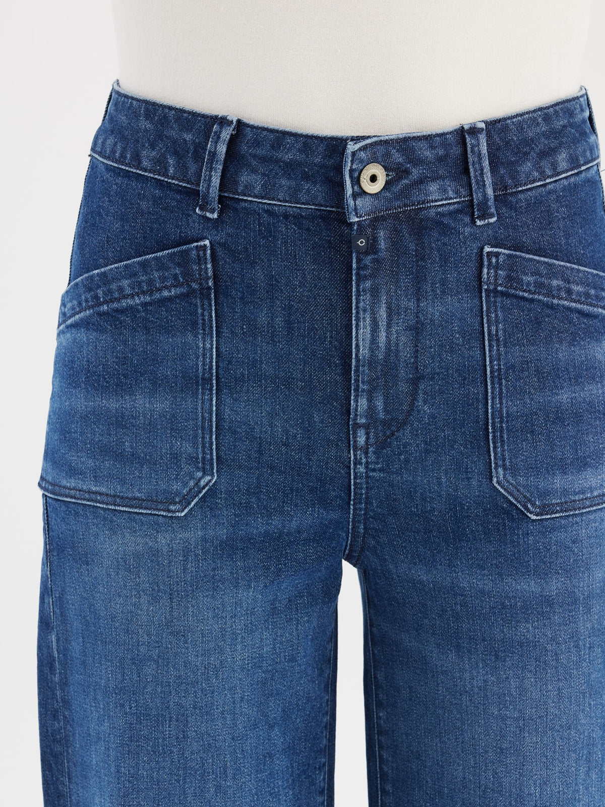 COJ jeans donker blauw wijde pijp donker blauw model Mira Dark blue wide leg