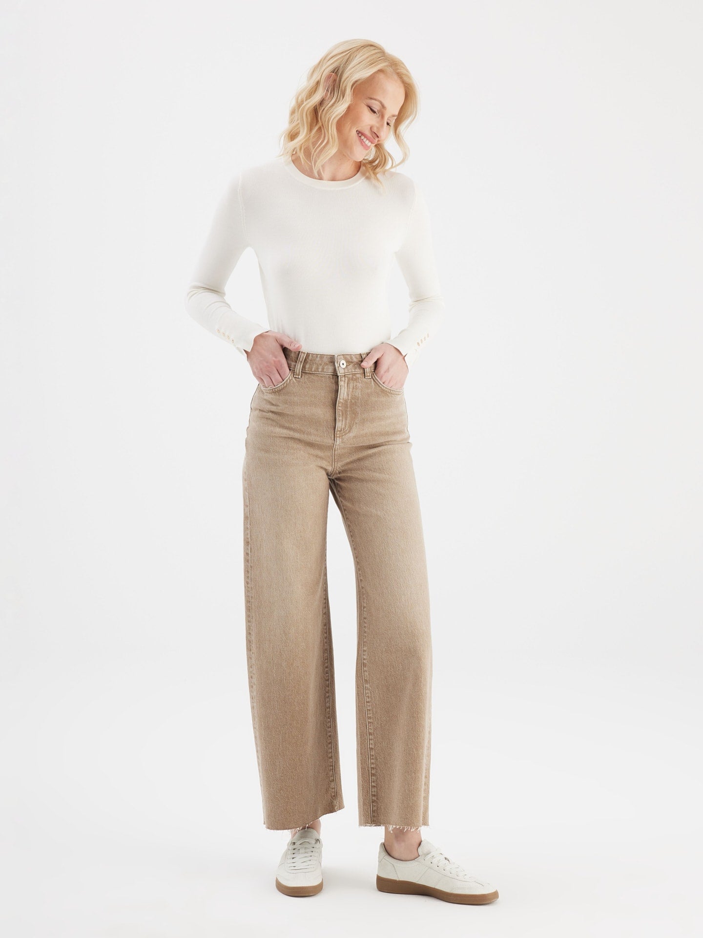 COJ jeans camel kleur wijd model high waist lengte 3 model Aura peanut