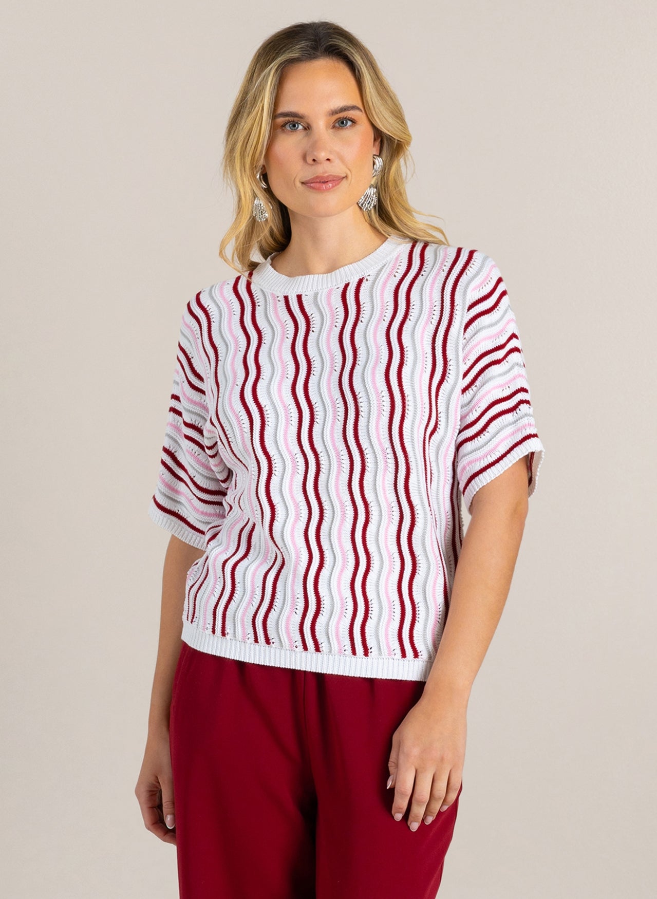 Ivy Beau trui korte mouw wit met roze en rood gestreept model Giorgia white multi