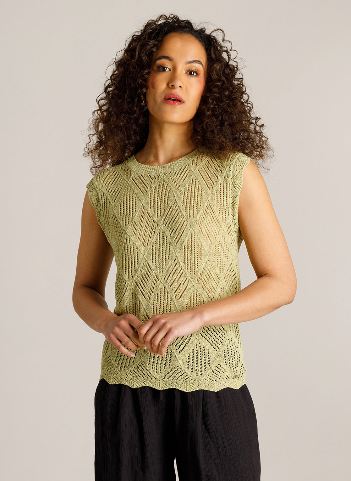 Ivy Beau top groen gehaakt model Christine pistachio