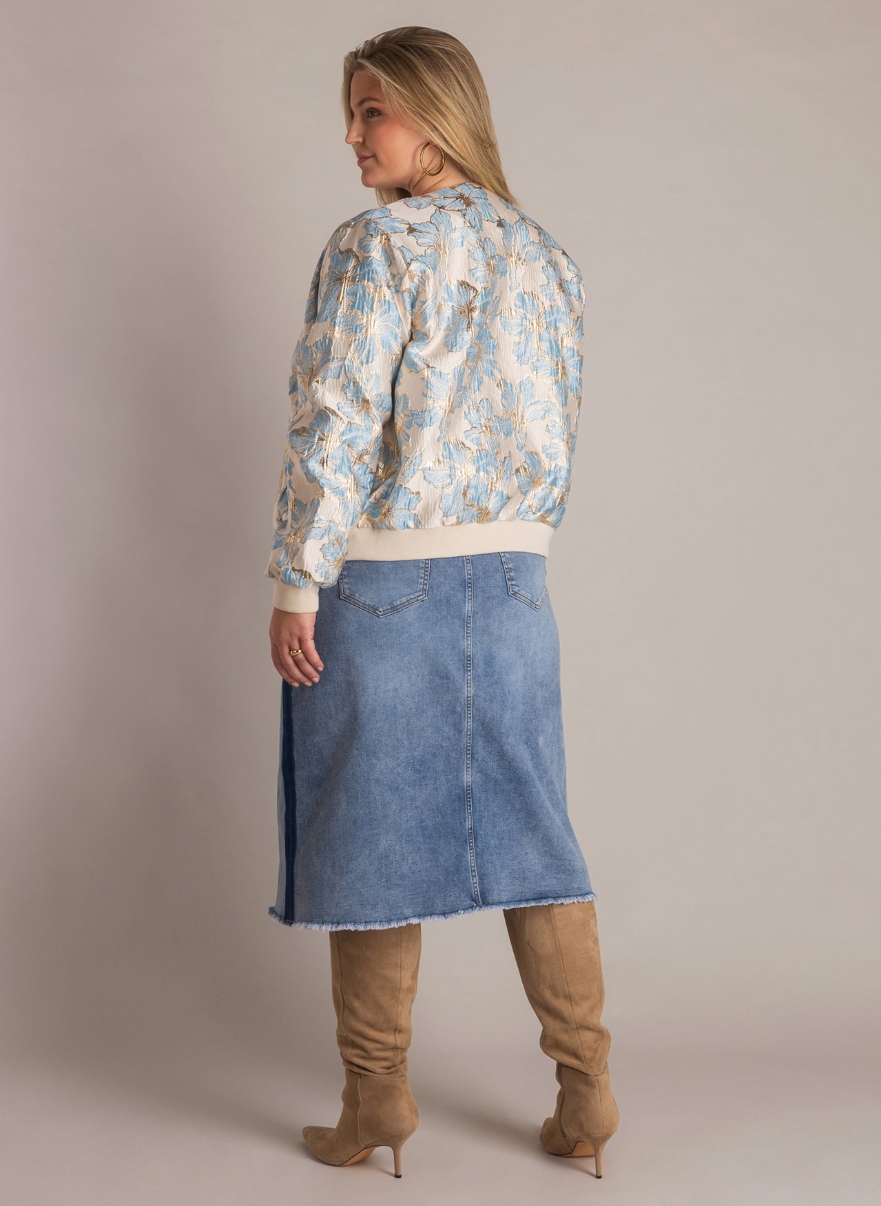 Yest Curve (Yesta) bomber jasje lichtblauw met beige model Joska 