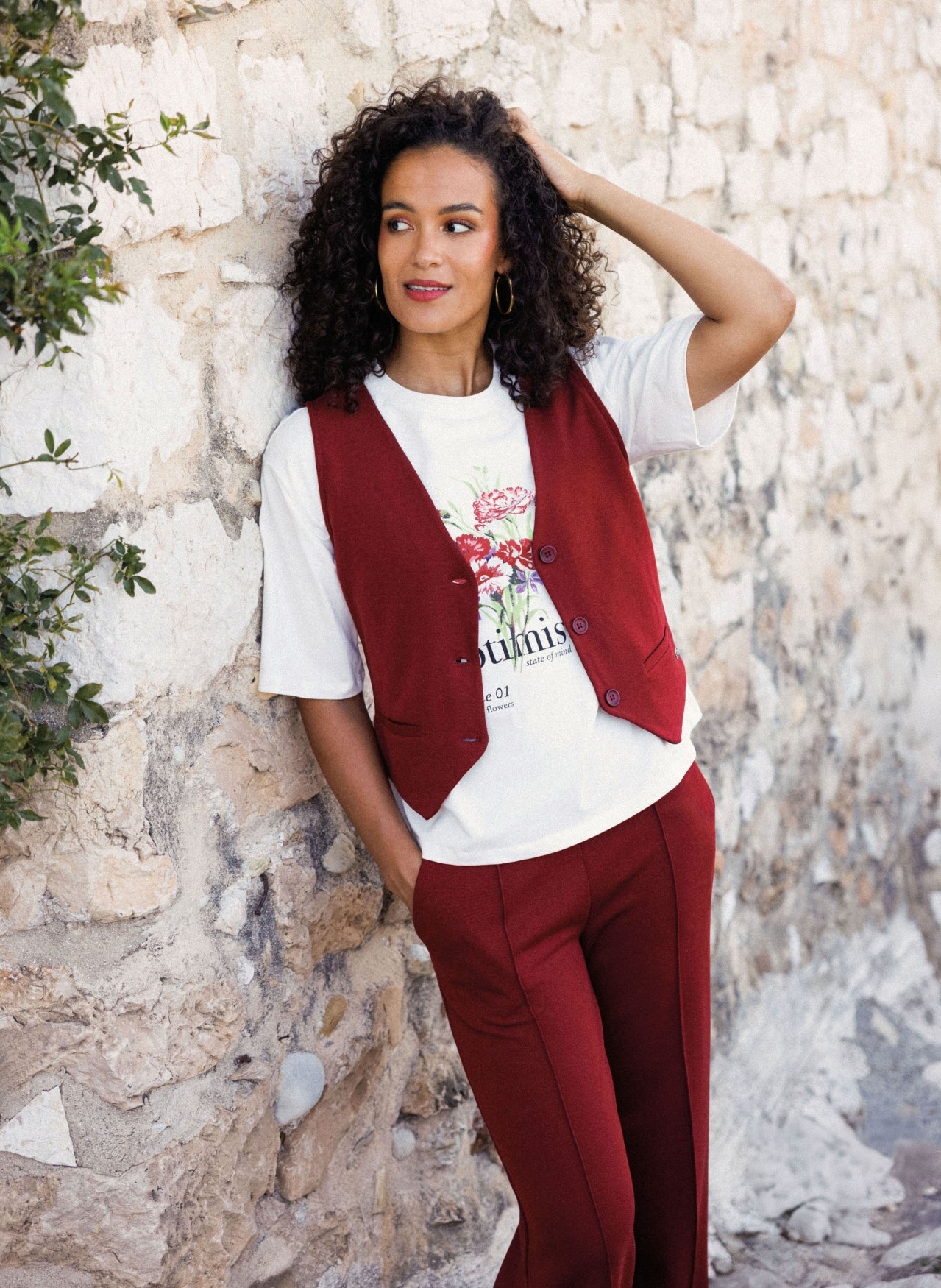 Ivy Beau gilet rood model Givenny dark red