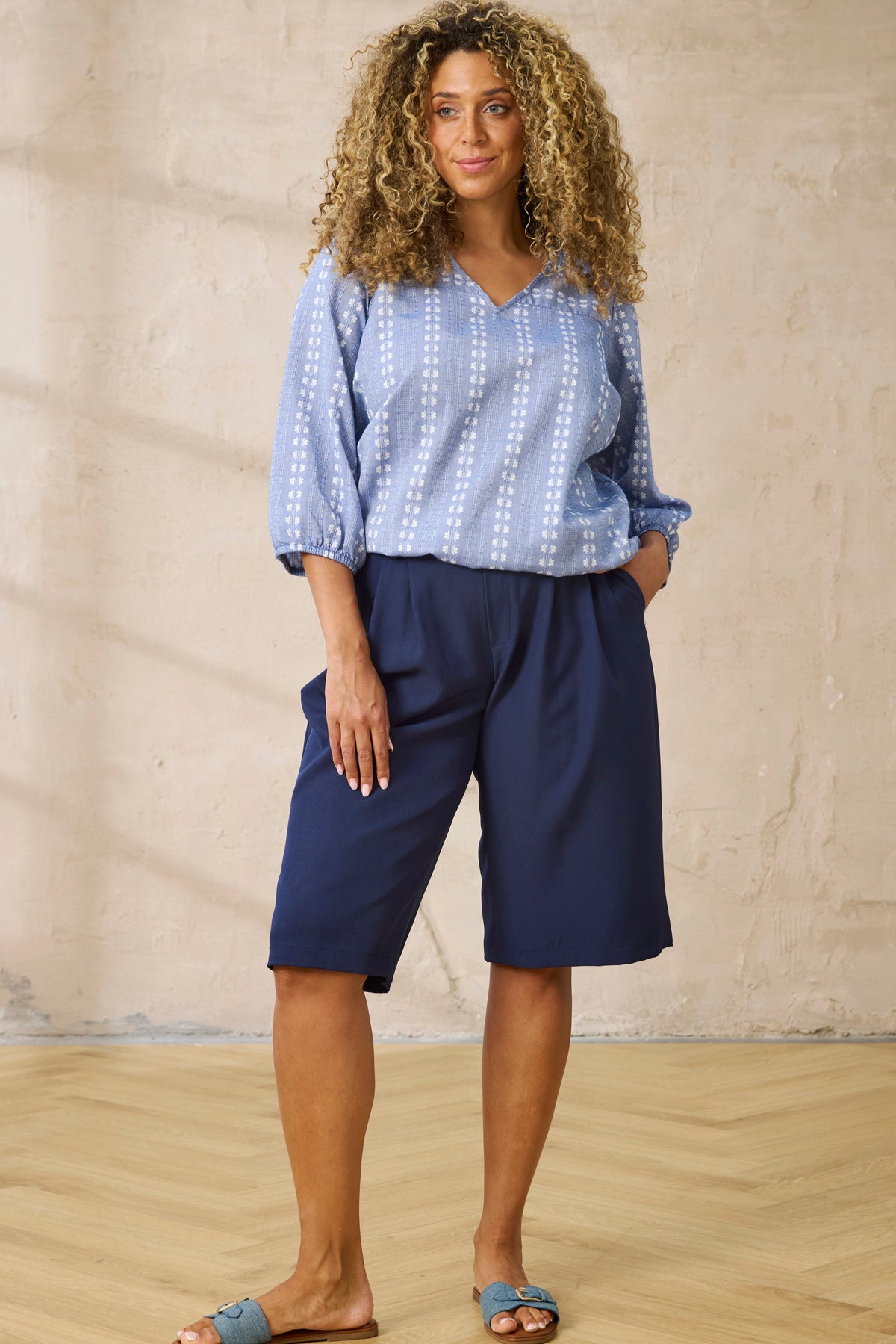 Zhenzi blouse blauw met witte print model Haley 201321