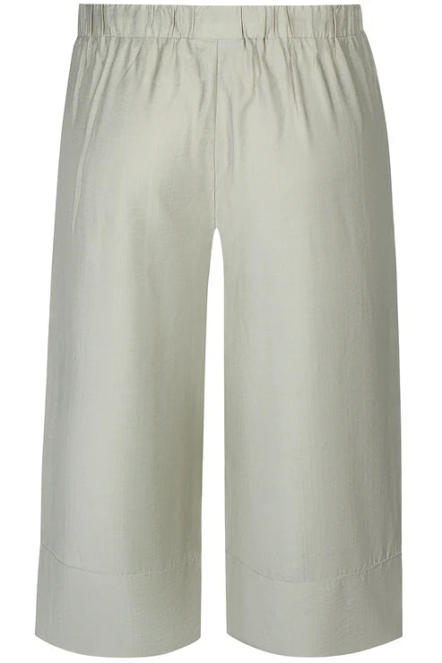 Zhenzi luchtige broek groen model Jamie Dusty Tea 1378