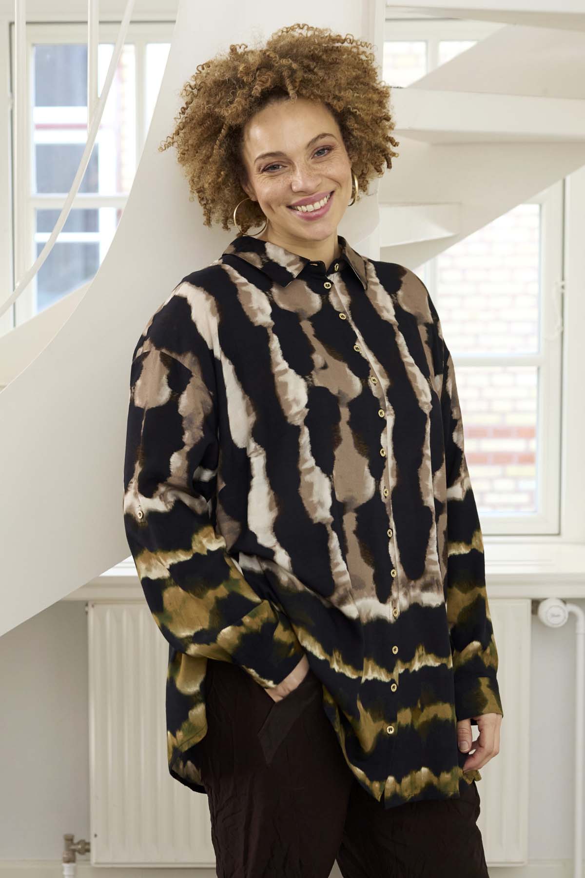 Zhenzi blouse bruin zwart groene print model Livia 201534